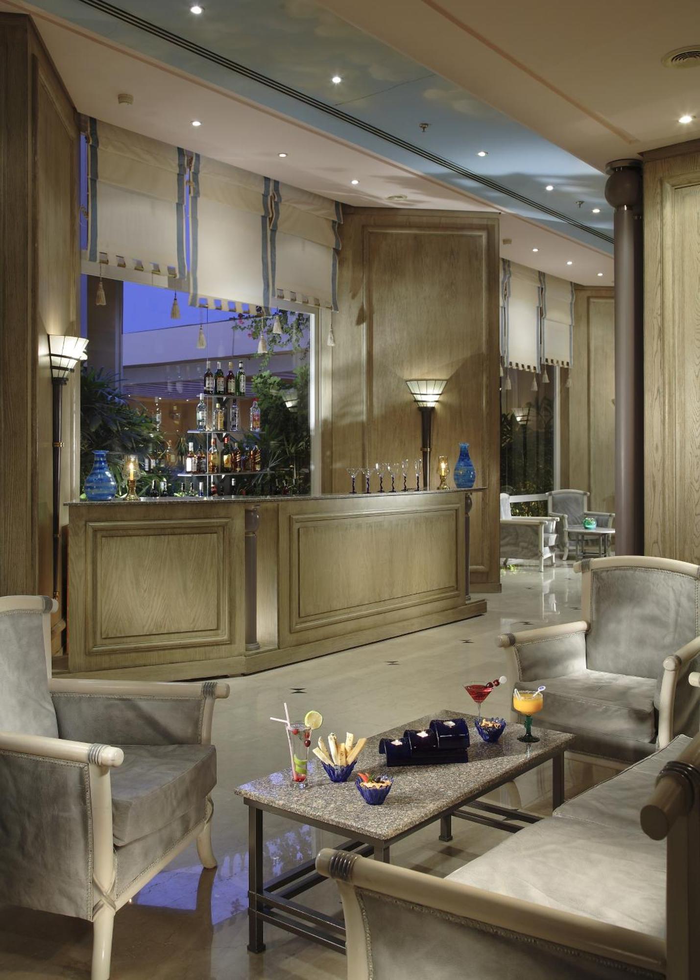 Apartmanhotel & Serviced By Marriott 5*