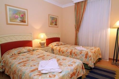 & Serviced By Marriott Apartmanhotel Gurdaka