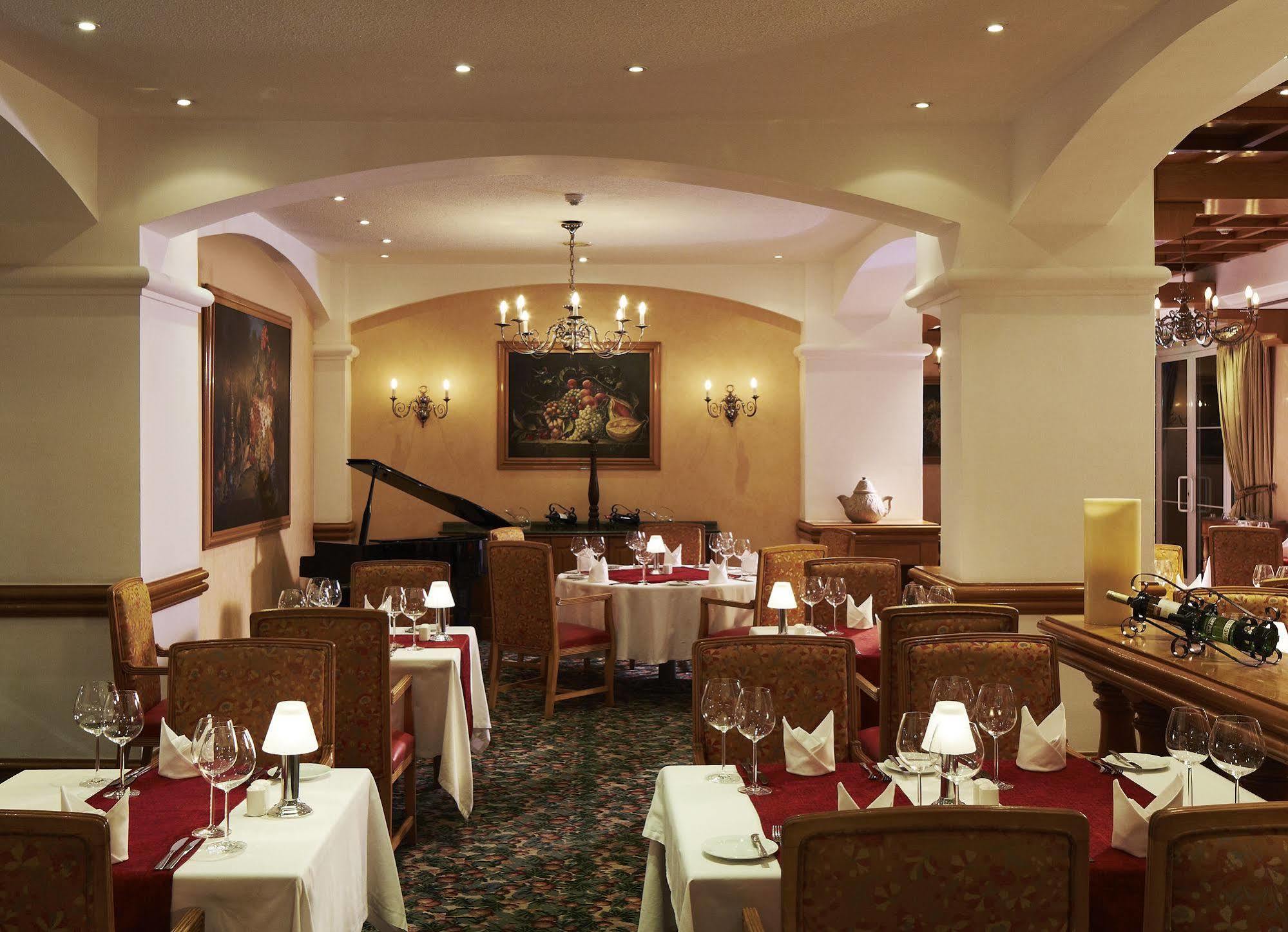 & Serviced By Marriott Apartmanhotel Gurdaka