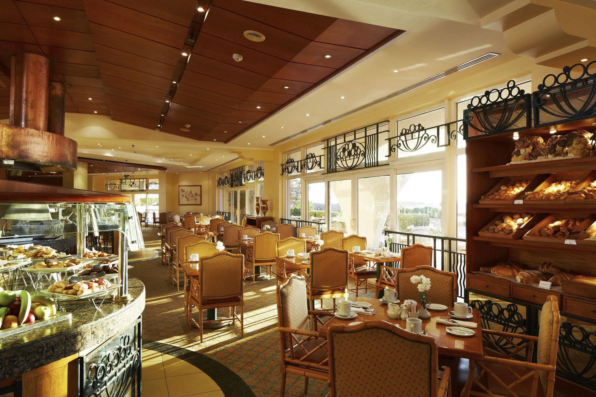 & Serviced By Marriott Apartmanhotel Gurdaka